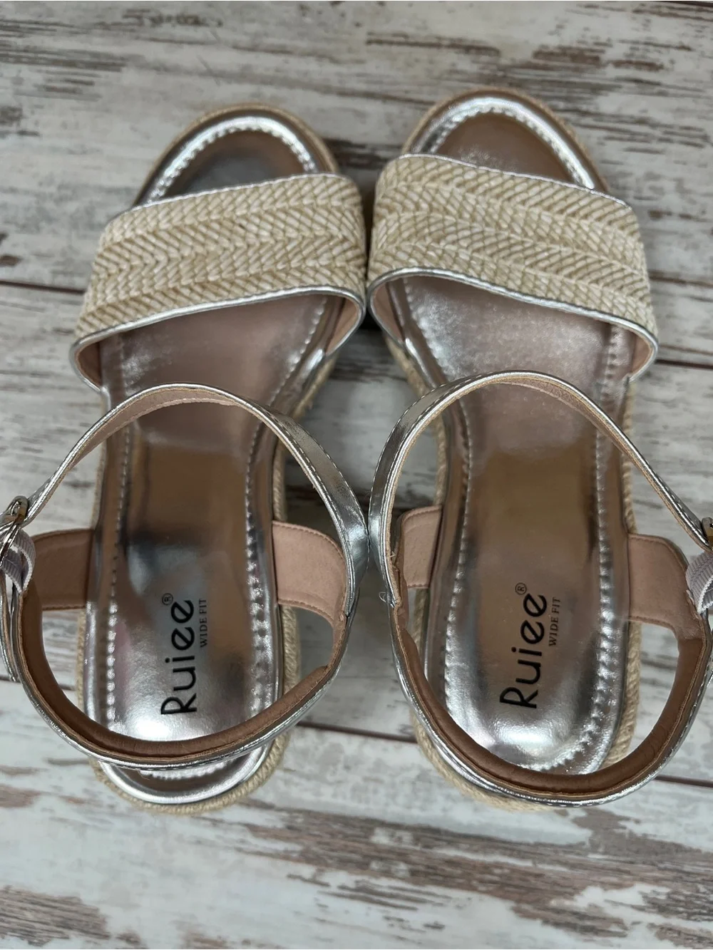 NWOT Ruiee Silver Herringbone Espadrille Wedge Sandals Wide Width Women’s 11.5W